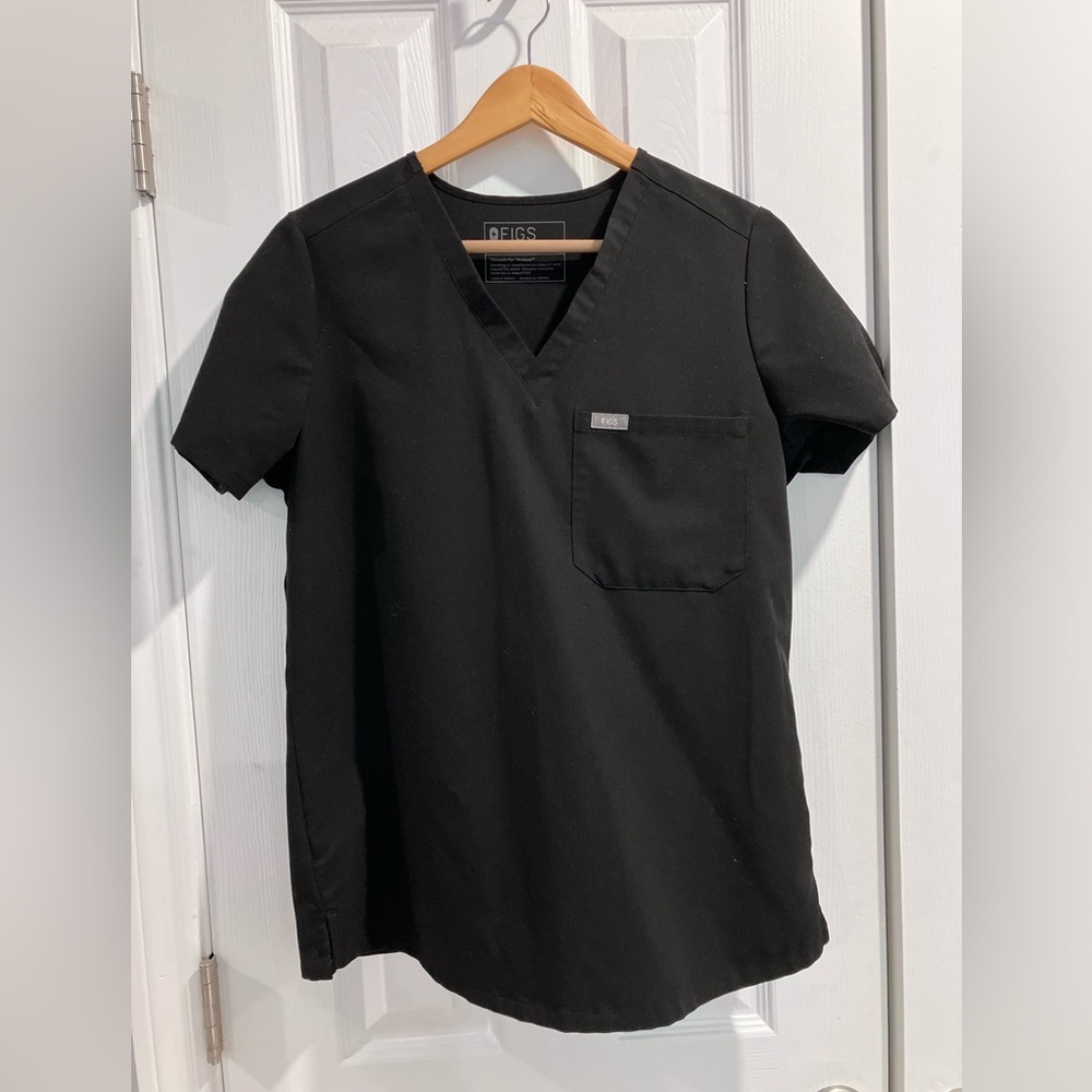 FIGS Women's Black One Pocket Top - Technical Collection